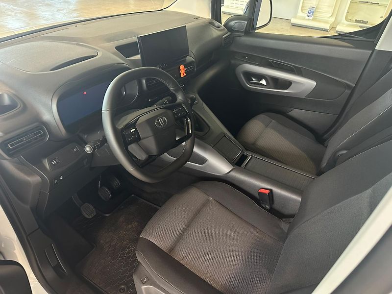 Toyota ProAce City Verso 1,5D,Long Family,130HP,ČR,DPH - fotka 7 z 22