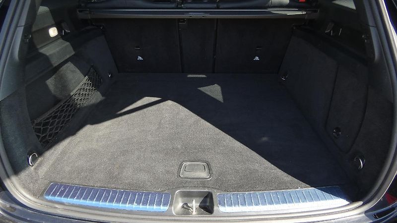 Mercedes-Benz GLE 300d 4Matic - fotka 21 z 26
