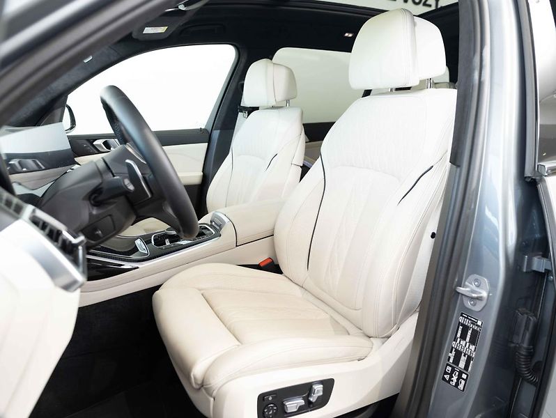 BMW X7 xDrive40d - fotka 18 z 24