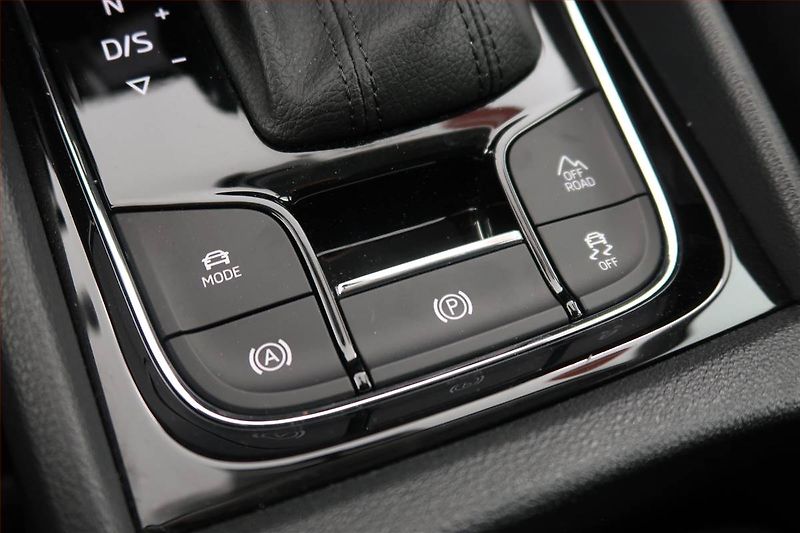 Škoda Karoq (2022) Ambition 2.0 TDI - fotka 17 z 18