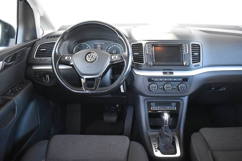 Volkswagen Sharan (2017) 2.0TDI 110kW DSG 7 míst - fotka 11 z 22