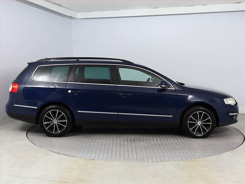 Volkswagen Passat (2009) 1.9 TDI, po STK, Tažné - fotka 6 z 15