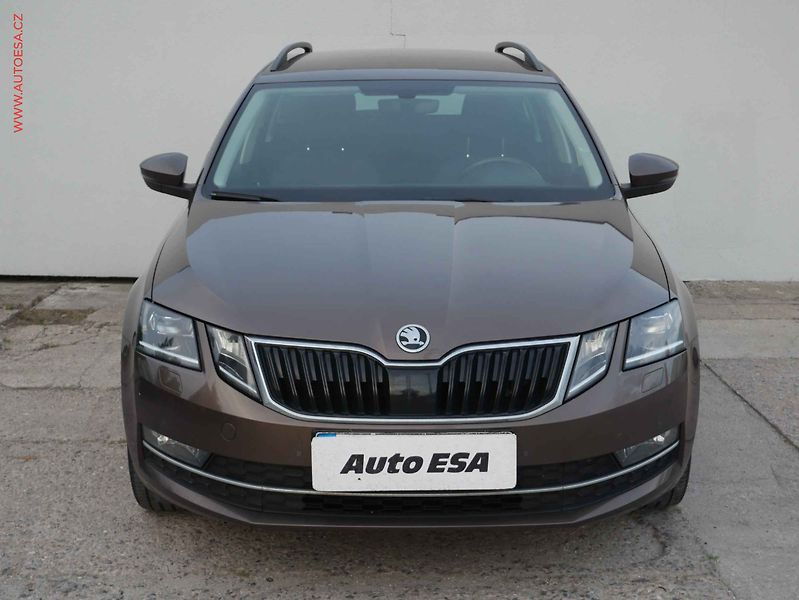 Škoda Octavia (2018) 1.6 TDi, ČR, Style, STK5/28 - fotka 2 z 18