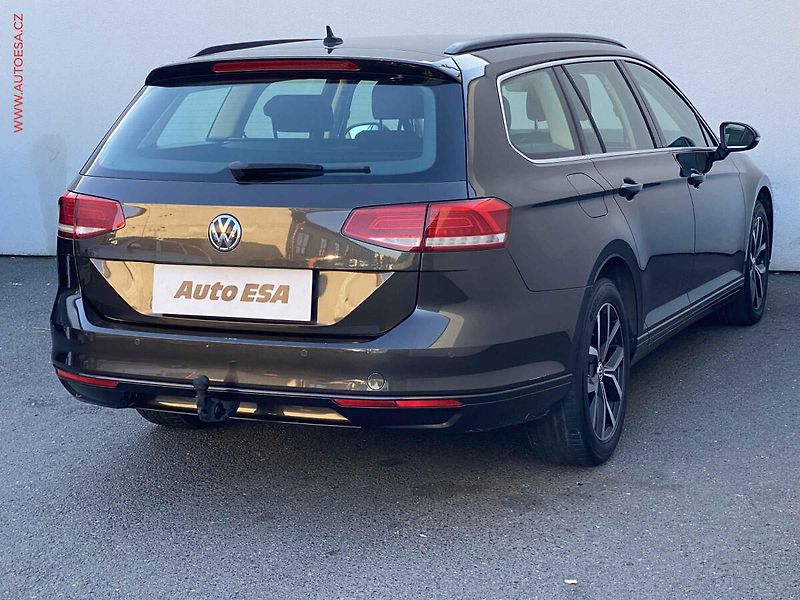 Volkswagen Passat (2017) 1.6 TDi, Comfortline, LED - fotka 4 z 19