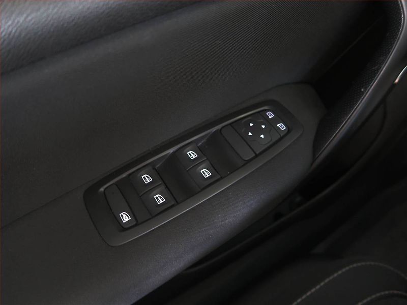 Ford Tourneo Custom (2021) Titanium 2.0 EcoBlue, ČR, DPH - fotka 14 z 21