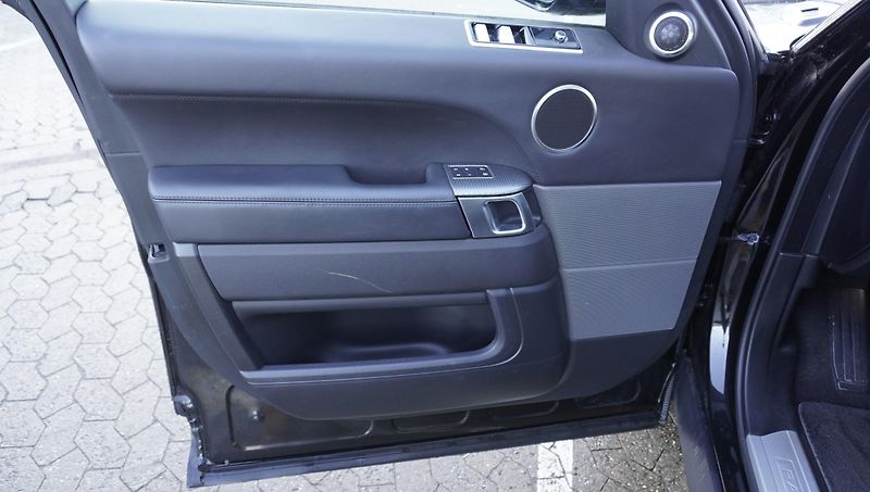 Land Rover Range Rover Sport SPORT 3,0I P400 AUT. 4WD - fotka 22 z 48
