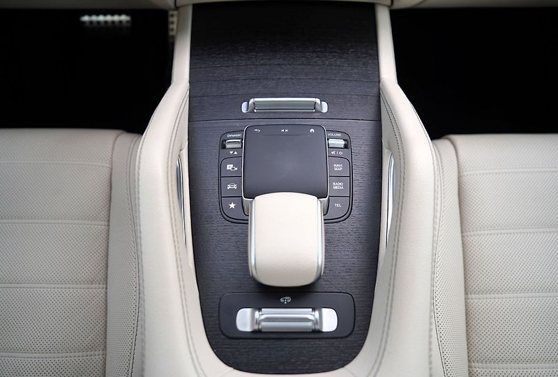 Mercedes-Benz GLS 580 4Matic/AMG/21/HUD/ČR - fotka 38 z 49