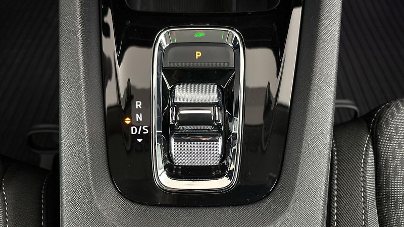 Škoda Octavia 2.0 TDI DSG Style Combi - fotka 23 z 26