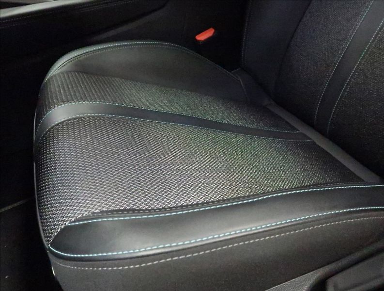 Peugeot 308 1,2 PT ALLURE NAVI KAMERA ČR - fotka 37 z 46