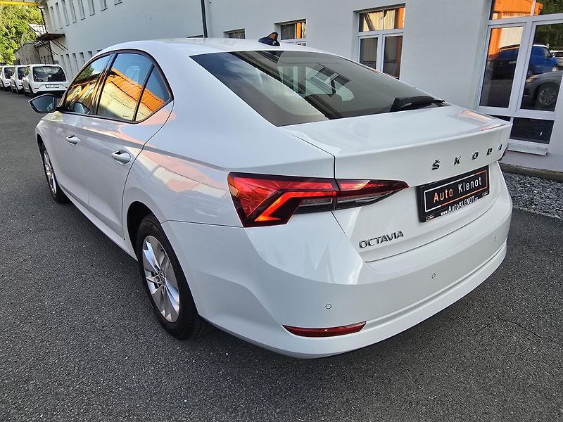Škoda Octavia 85kW 1.Maj. ČR LED NAVI - fotka 5 z 44