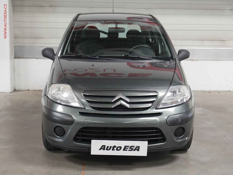 Citroën C3 (2009) 1.4 i, AC, tažné - fotka 2 z 16