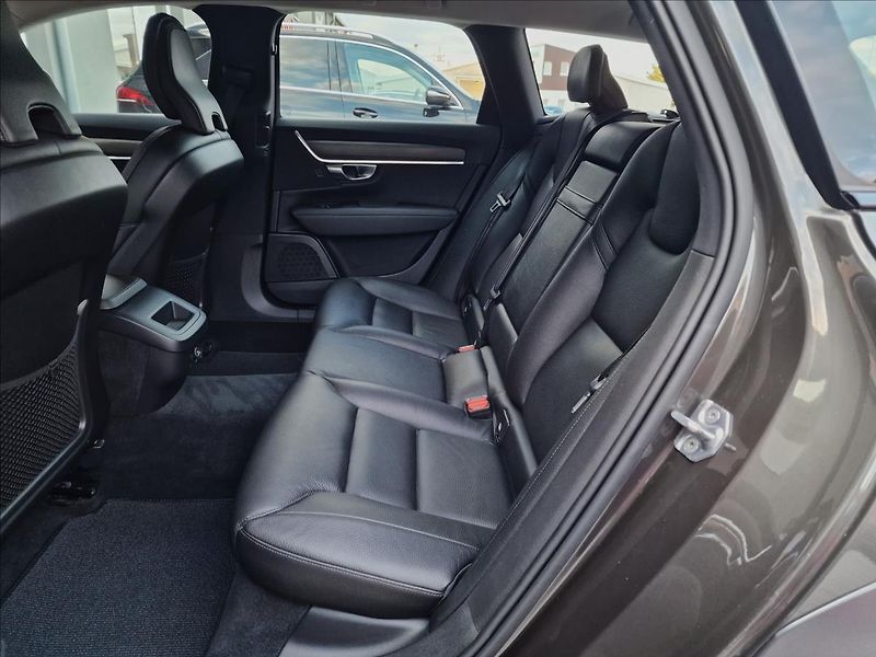 Volvo V90 D4 AWD Cross Country,ČR,1.Maj - fotka 17 z 50