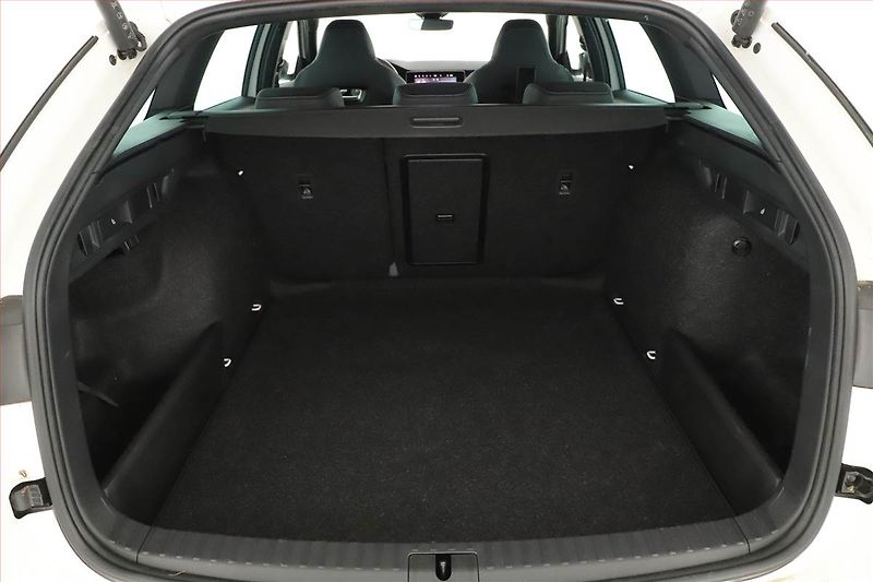 Škoda Octavia (2025) 1.5 eTSI mHEV, SPORTLINE - fotka 19 z 20
