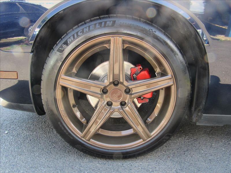 Dodge Challenger 3,6 L VVT 227kW - fotka 27 z 30