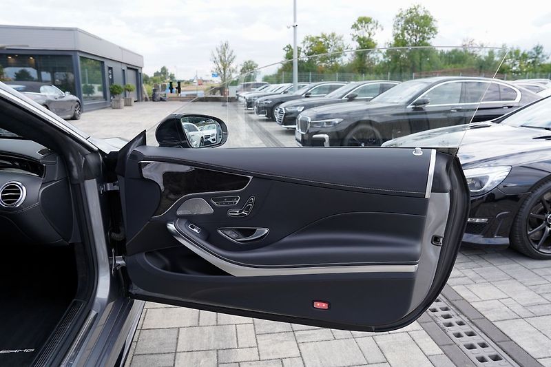 Mercedes-Benz Třídy S S 500 4Matic Coupe AMG - fotka 23 z 48