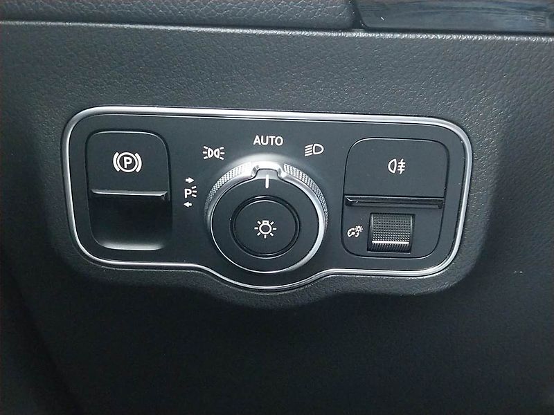 Mercedes-Benz Třídy B (2019) B 180, Automat, Kůže, Navi - fotka 19 z 22