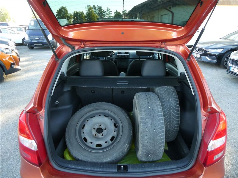 Škoda Fabia 1,4 TDi 59kW klima, závěs - fotka 9 z 39