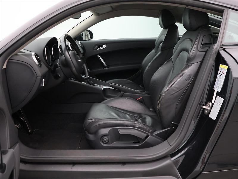 Audi TT 2,0 TFSI 147kW Kůže Xenon - fotka 11 z 33