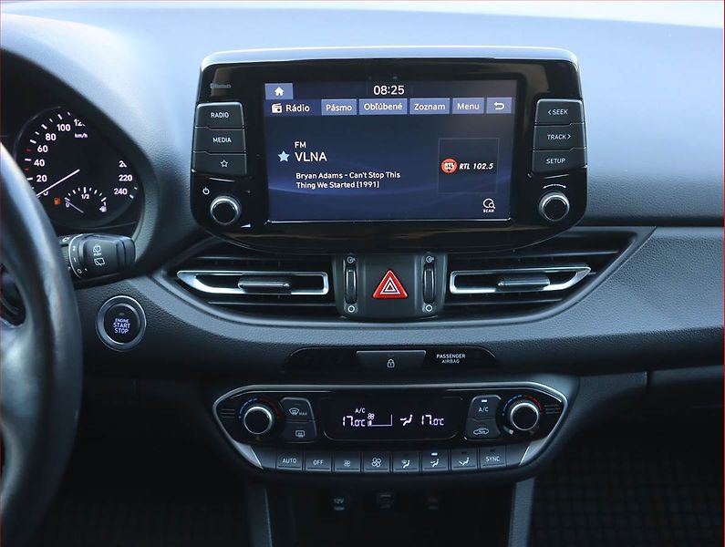 Hyundai i30 (2022) Family 1.0 T-GDI, Automat - fotka 12 z 20