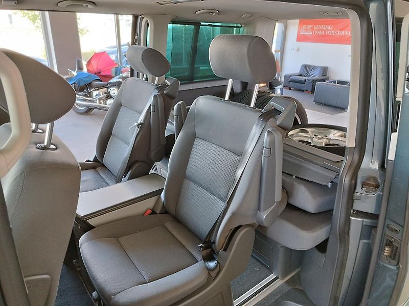Volkswagen Multivan (2006) TDI,96KW,7MÍST,ALU,TAŽNÝ - fotka 11 z 21