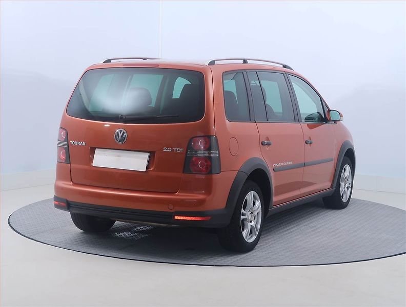 Volkswagen Touran (2007) Cross 2.0 TDI, Automat, 7 míst - fotka 5 z 16