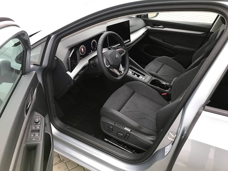Volkswagen Golf (2026) People 7DSG 1,5eTSI - fotka 5 z 7