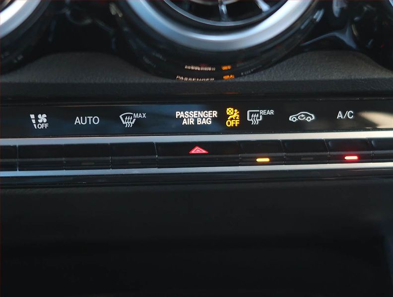 Mercedes-Benz GLB (2020) Progressive 200 d 4MATIC - fotka 25 z 25