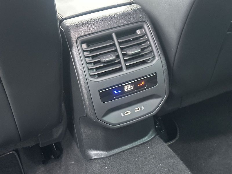 Cupra Formentor (2024) 1.5 TSI DSG - fotka 25 z 35