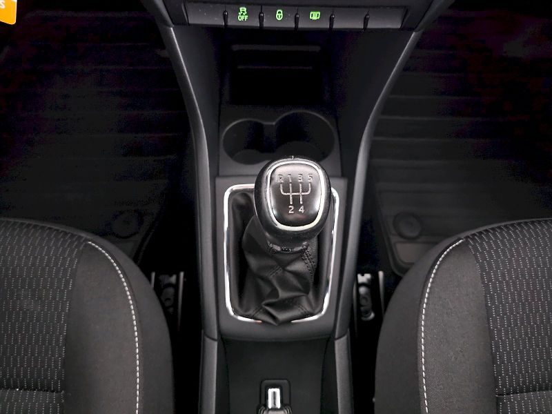 Škoda Rapid (2013) 1.2TSI 63kW AMBITION - fotka 17 z 21