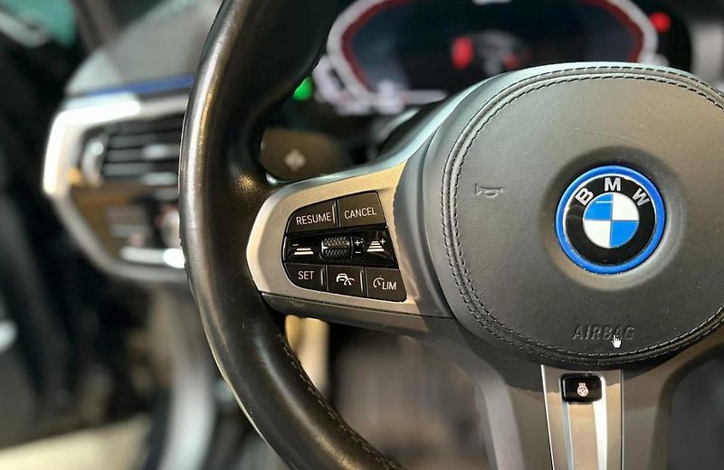 BMW Řada 5 530e xDrive M-Sport Taž. Kam. - fotka 8 z 24