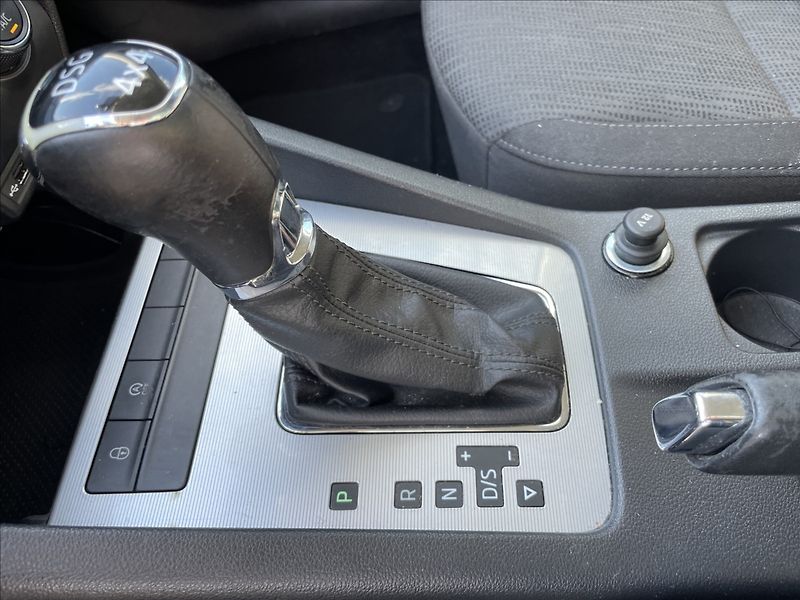 Škoda Octavia 2,0 TDi 135kw DSG 4x4 Klimatr. - fotka 18 z 34