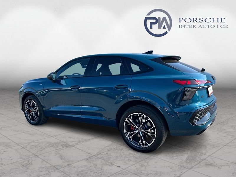Audi Q3 SB S line TFSI 195 kW quattro - fotka 4 z 23