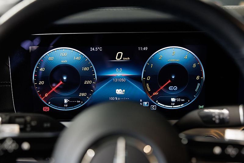 Mercedes-Benz Třídy E (2021) E 300 de T 4Matic AMG Line - fotka 34 z 39