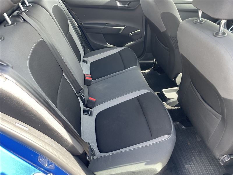 Škoda Fabia 1,2 TSi 66kw Ambiente Tažné Te - fotka 11 z 34