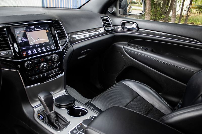 Jeep Grand Cherokee - fotka 20 z 23