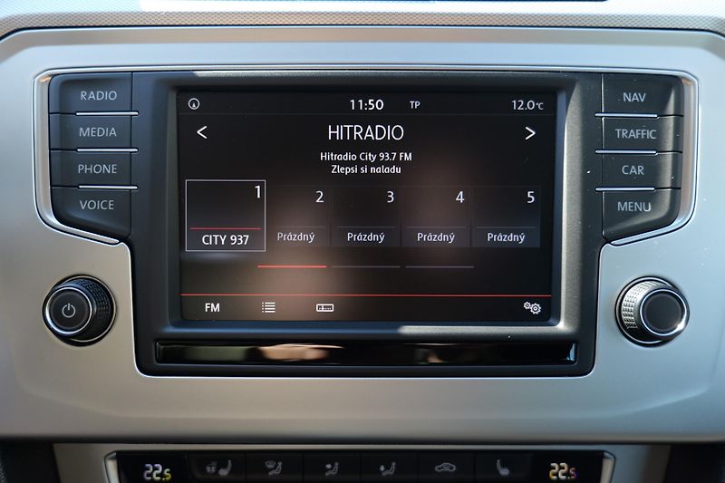 Volkswagen Passat 1.4 TSI 110 kW DSG Kamera Tažn - fotka 28 z 35