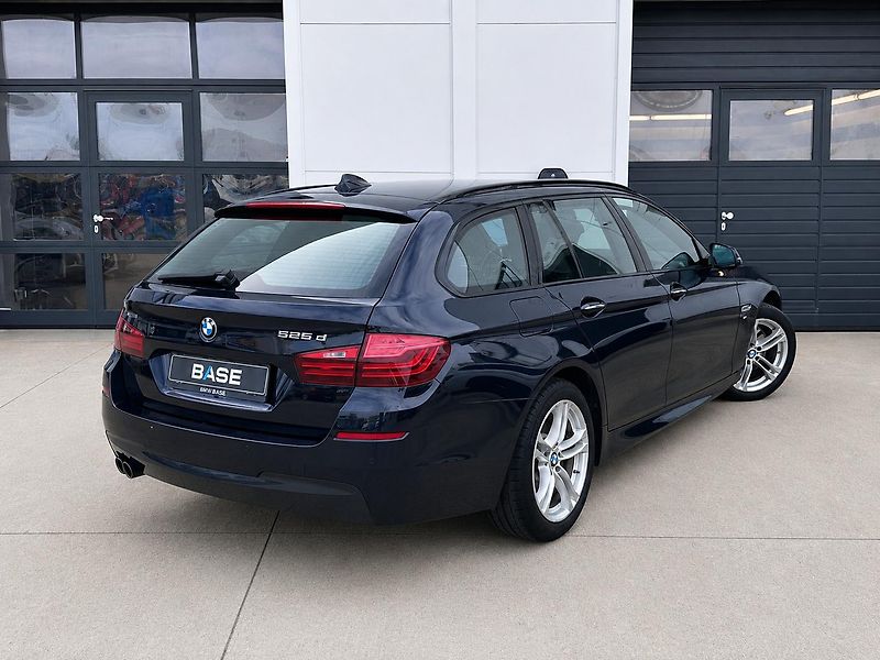 BMW Řada 5 525d xDrive M-Sport Touring - fotka 4 z 19