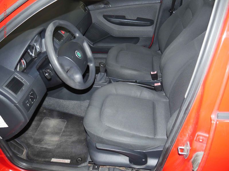 Škoda Fabia (2008) 1.2 HTP, ČR, AC - fotka 9 z 15
