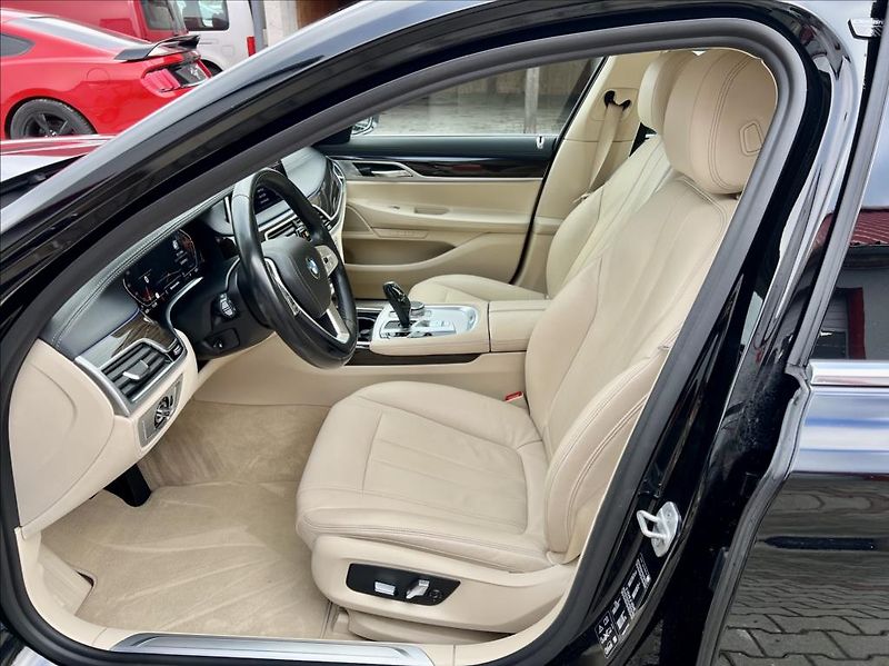 BMW Řada 7 3,0 730d xDrive záruka 2027 - fotka 10 z 61