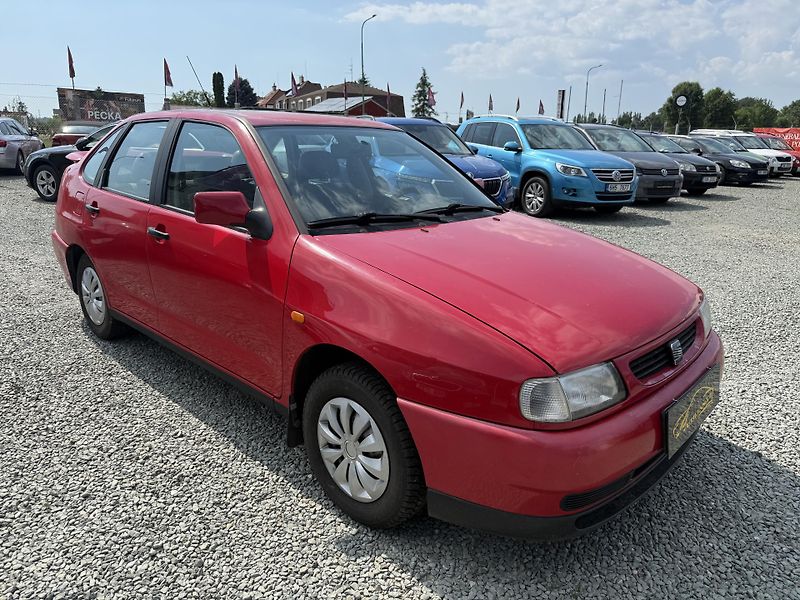 Seat Cordoba 1.6i - fotka 1 z 13