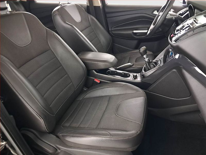 Ford Kuga (2013) 2.0 TDCi, 4X4, Tempomat - fotka 9 z 21