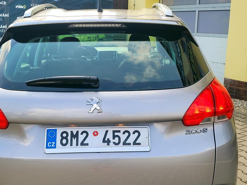Peugeot 2008 PT Allure *ROZVODY*serv.kn     - fotka 46 z 46