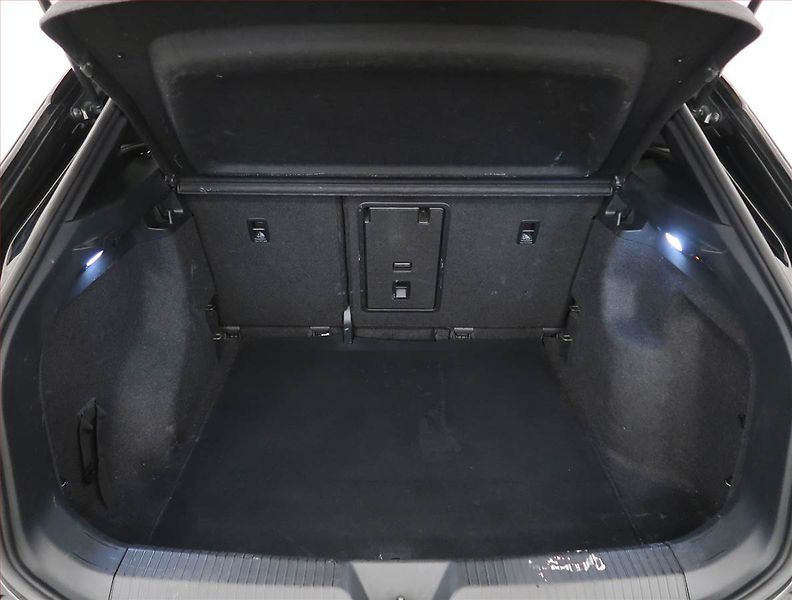Volkswagen ID.4 (2020) 1st (82 kWh), SoH 93% - fotka 14 z 27