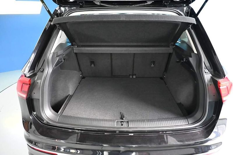 Volkswagen Tiguan (2022) 2.0 4Motion LED DSG Life ACC T - fotka 8 z 38