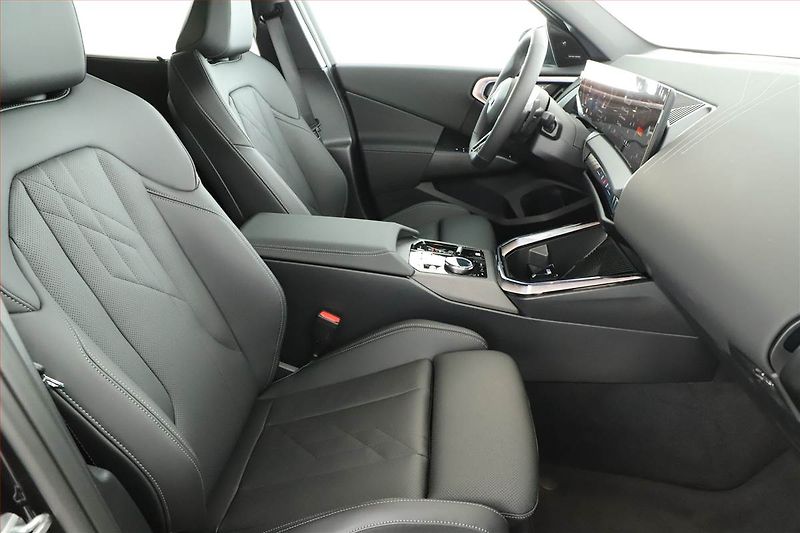 BMW X3 (2025) 20 xDrive, M SPORT, DPH - fotka 7 z 27