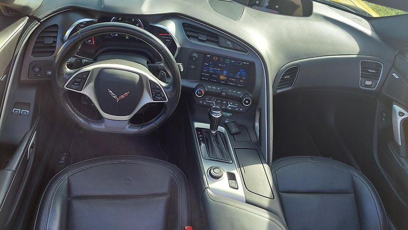 Chevrolet Corvette (2019) C7 3LT SKLADEM, ihned k odběru - fotka 23 z 45