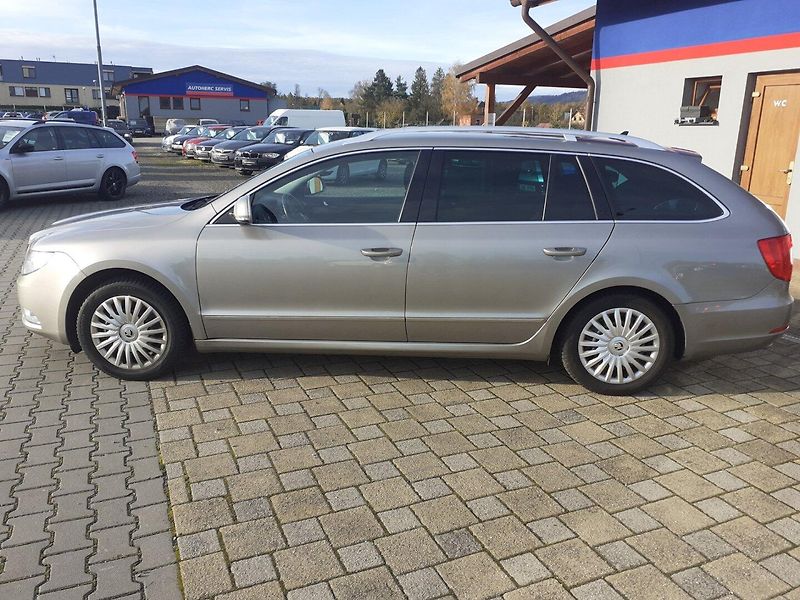 Škoda Superb (2011) 2.0 TDi Elegance - fotka 6 z 37