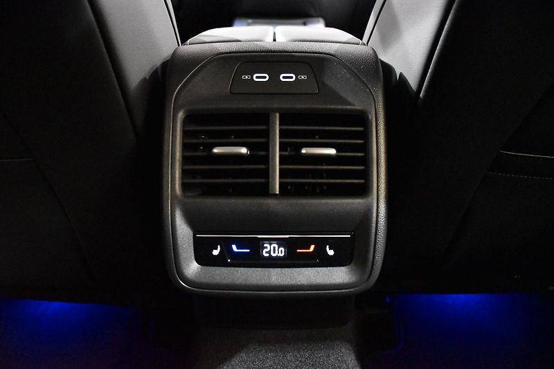 Volkswagen Passat 1.5 eTSI Masáže Matrix NezTope - fotka 24 z 26