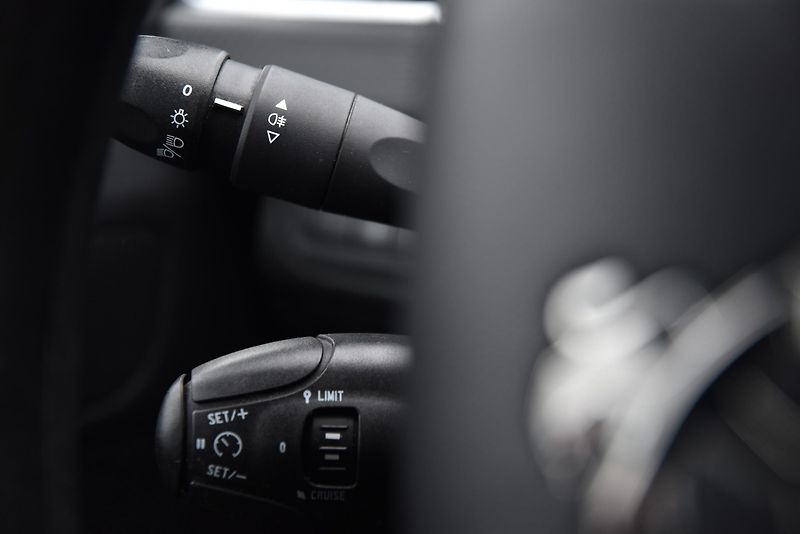 Peugeot 2008 1.2, KLIMATIZACE, TEMPOMAT - fotka 11 z 36