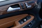 Mercedes-Benz GLS (2016) Rodinné SUV s V8 - náhled 12